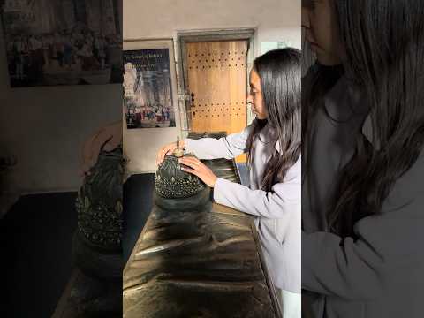 Want to Touch the Crown? Deafblind Travel in Edinburgh